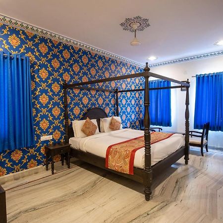 Hotel Royal Pratap Niwas Удайпур Екстер'єр фото
